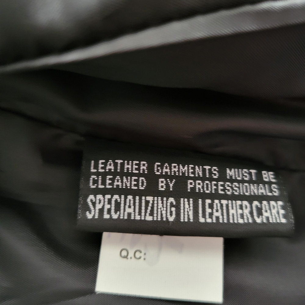 First Classic Women's Black Leather Vest Small - Picture 9 of 10